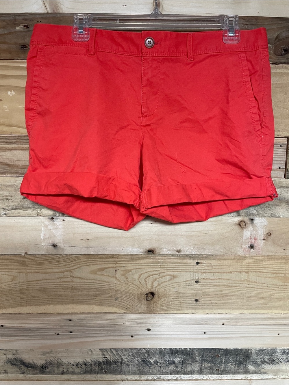 Banana Republic size 6 Vibrant Orangish Red 5”Cuffed Chino Mid-rise Shorts